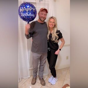 3 Zamora Scrub Bottoms. XS.
3 Catrina Scrub Tops. XS.